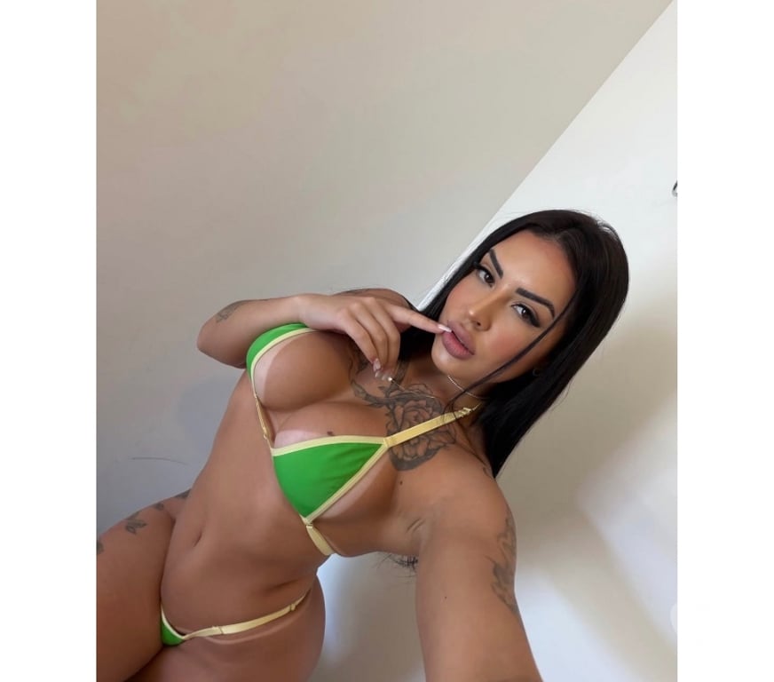 Escorts West London East Acton - West London - Photos for BRUNETTE, NATURAL AND FULL OF DESIRE 😈💋