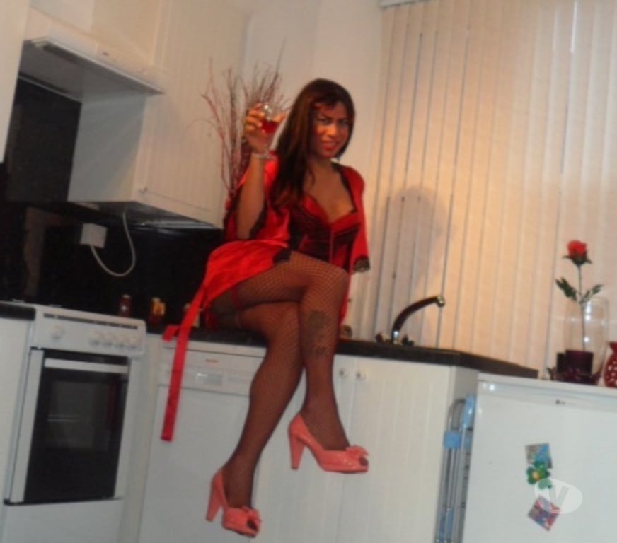 Trans Escorts Aberdeen Aberdeen City Centre - Aberdeen - Photos for CITY CENTRE HOT BRAZILIAN KARAN TRANS 9.5 INCHES VERY HARD