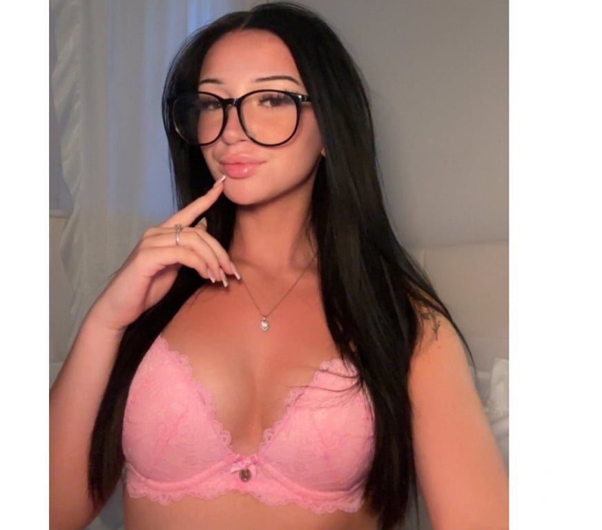 Escorts West Yorkshire Leeds - Photos for Bella Party 💅🏼💖🧚🏻‍♀️👅