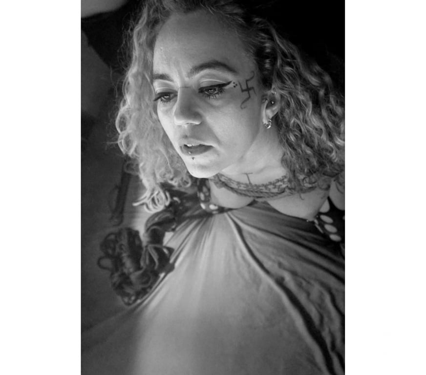 Escorts Barnet Mill Hill East Station - Barnet - Photos for INDEPENDENT MILF 💦MORROCAN 😈 CURVY🍑 REAL✅️
