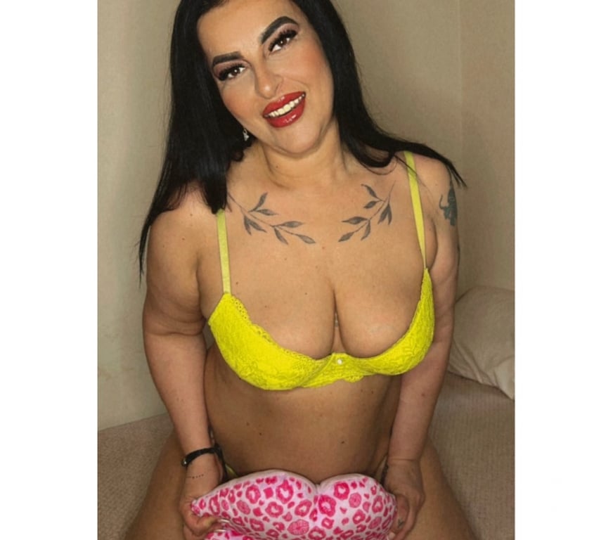 Escorts East London Walthamstow Central Station - East London - Photos for Curvy Tamara for you ♥️ no rush ♥️
