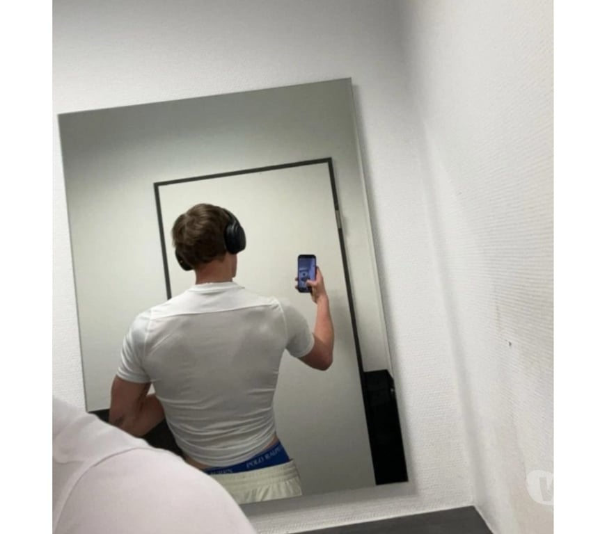  Gay massage Lisburn and Castlereagh Belfast - Lisburn and Castlereagh - Photos for I offer male escort service, I’m vers and fun to be with.