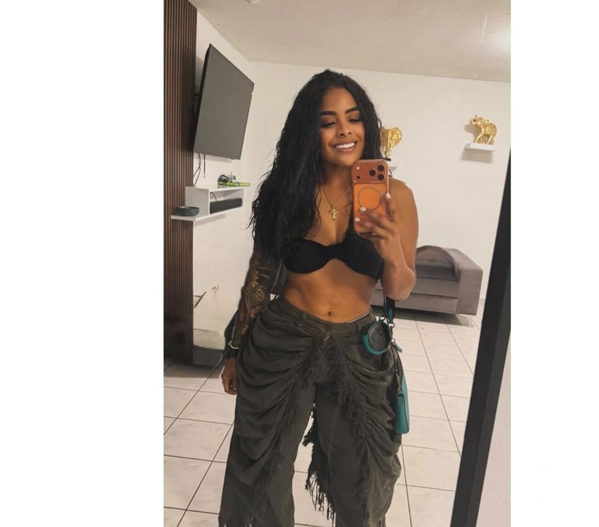Escorts Buckinghamshire Milton Keynes - Photos for Sexy Latina - GFE - BJ Whitout- A-Level