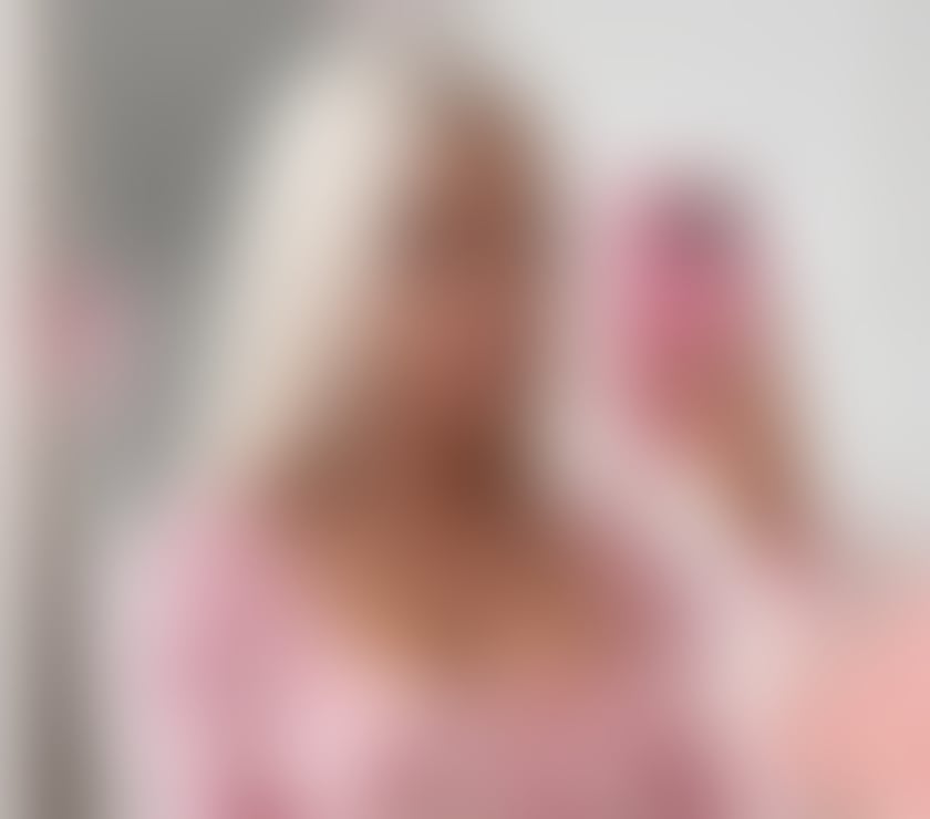 Canary Wharf - East London โ new girl in town โค๏ธ Isabela