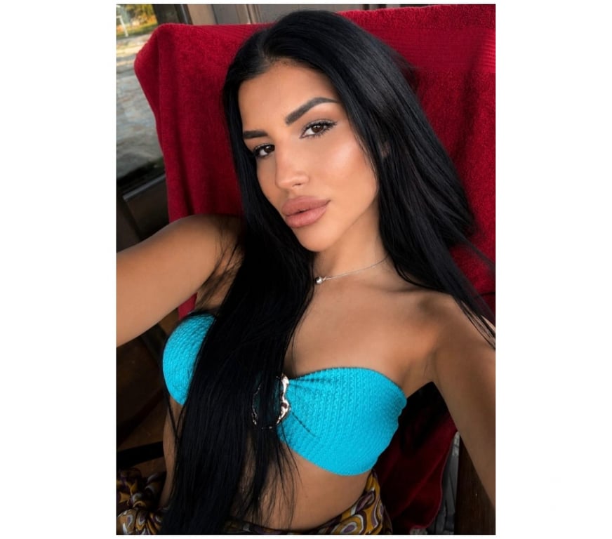 Escorts Nottinghamshire Bassetlaw - Photos for Sexy Babe in Town Party