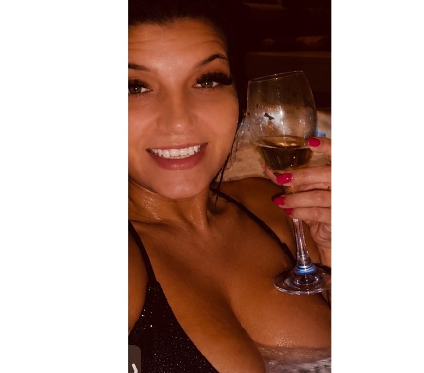 Escorts Greater Manchester Wigan - Photos for Melissa , last week here !! Outcall only xx