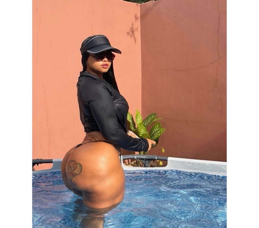 Escorts Derbyshire Derby - Photos for SEXY LATINA, BEAUTIFUL CURVES & A PLAYFUL SMILE �
