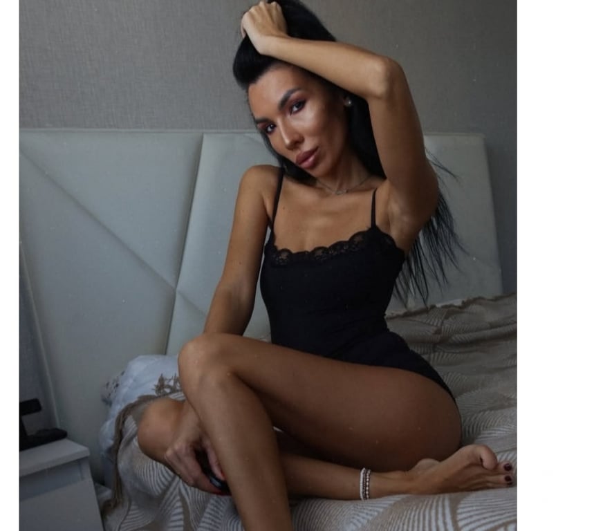 Escorts North West London Harrow - Photos for 🍒 Hot Brunette Ready to Spice Up Your Night!🔥❤️
