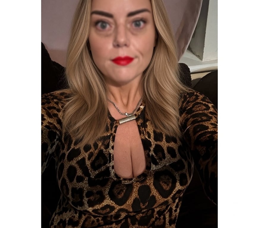 Adult Entertainment Warrington Warrington Town Centre - Warrington - Photos for ENGLISH BEE online MILF HAIRY V texting and video