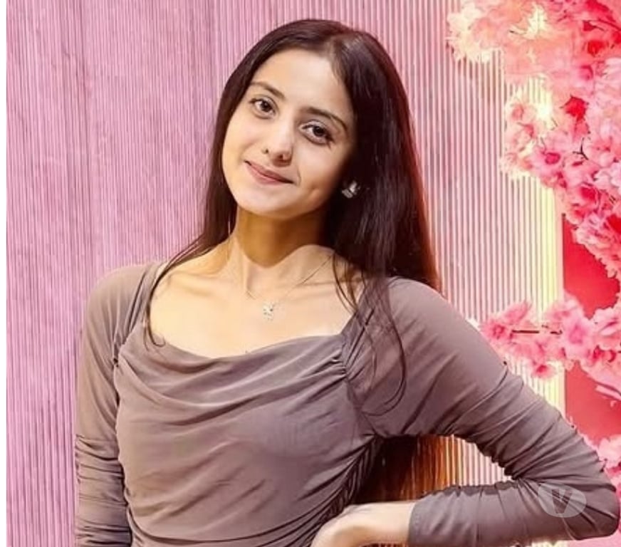Escorts Hampshire Rushmoor - Photos for NEW INDIAN GIRL WITH CLASSY LOOKS