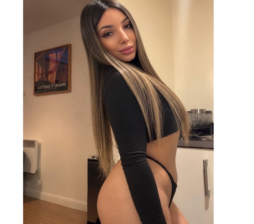 Escorts Peterborough Peterborough City Centre - Peterborough - Photos for 💋 REBECA BRAZILIAN 💋 🇧🇷 Kissing 💋