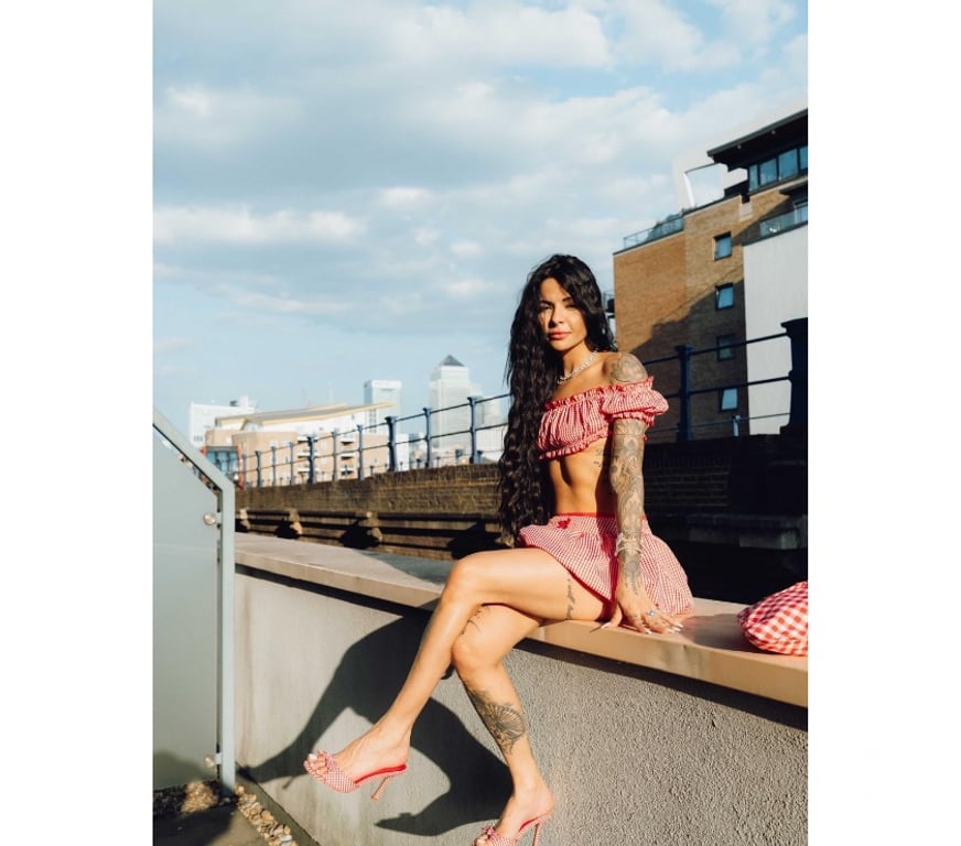 Escorts East London Mile End - East London - Photos for Bia👸🏻moreno🇧🇷party🇧🇷no fake