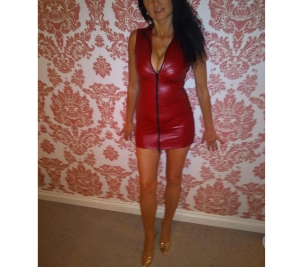 Escort Dublin Dublin-2 - Photos for Masseuse D2 Mature sexy professional