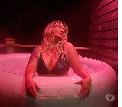 Escort Graiguenamanagh Kilkenny - Photos for Hydrotherapy Heated Hot Tub Massage With British Elly