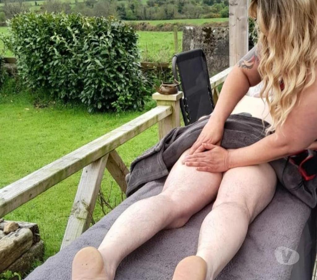 Escort Carlow Borris - Photos for Fun Hot Tub Hydrotherapy For De-stress Relief