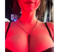 Tentation and Pleasure With Leana
