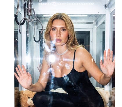 Photos for The Famous LAURA 😏❤️‍🔥 NEW LOCATION