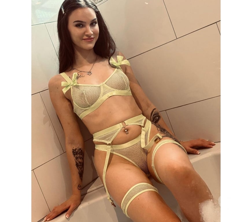 Escort Dublin Dublin - Photos for NEW✨ALEXA✨PARTY GIRL✨ OUTCALL😻