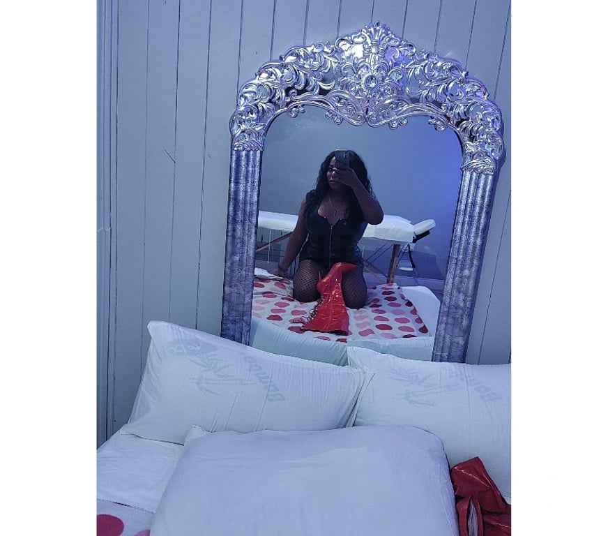 Escort Kildare Kildare - Photos for Ebony shemale visiting Kildare town this week