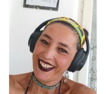 Full body massage Hot oil& Grooming available