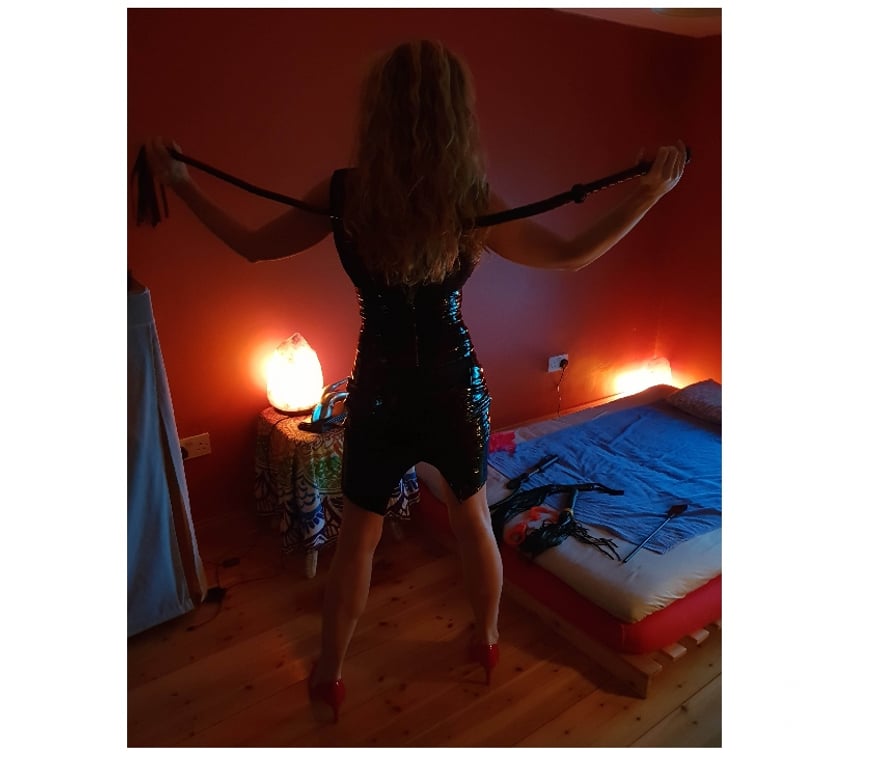 Escort Roscommon Roscommon - Photos for Delicious Tie &Tease explorations