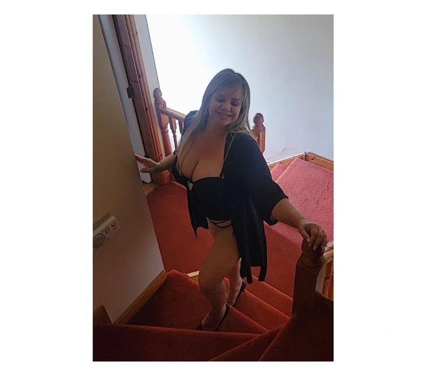 Escort Mayo Westport - Photos for Vick full service