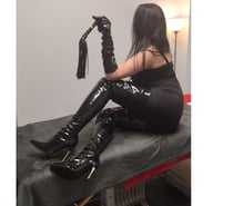 Classy mature masseuse and grooming D2 0899817036