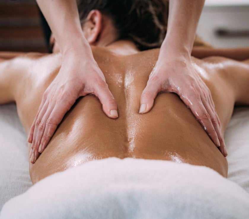 Escort Clare Ennis - Photos for Welcome to Ennis Massage Soft hands and full body therapy
