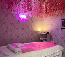 Photos for Relaxing hot oil Massage