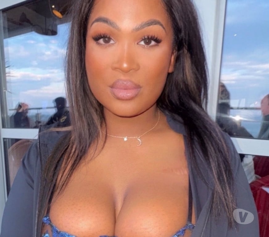 Escort Dublin (County) Shankill - Photos for 26 years old Ts beautiful busty curvy girl available now