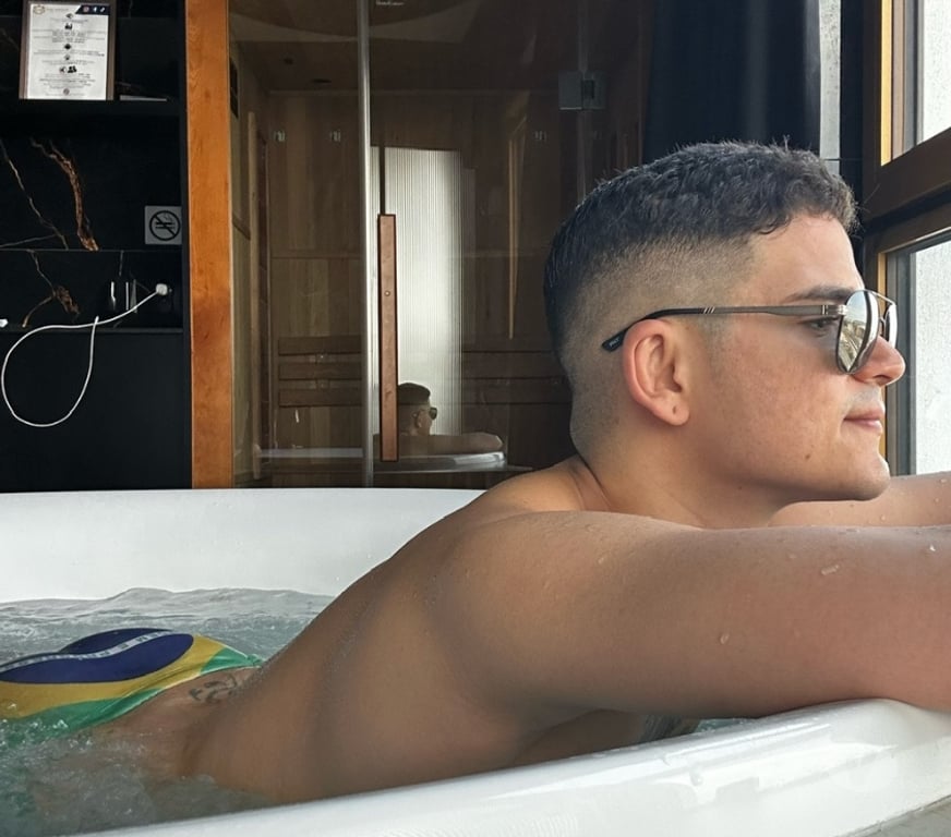 Escort Cork (County) Cork - Photos for Theo XL Massage with more