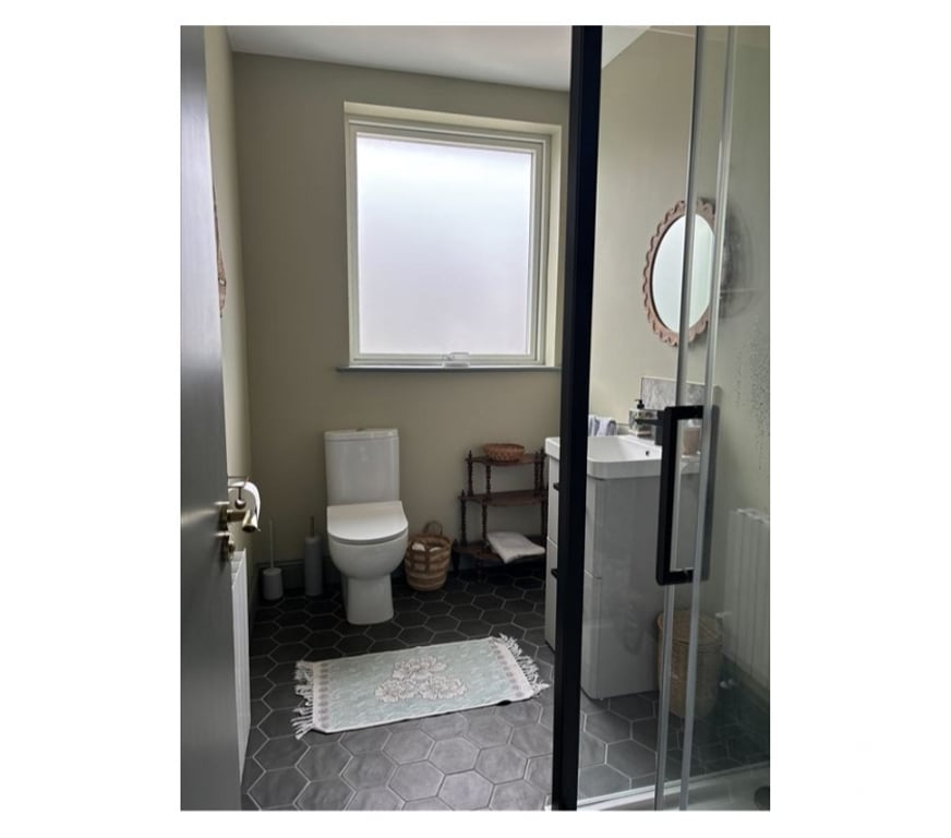 Houses & Flats to rent Cork (County) Adrigole - Photos for 🏡 Recently Renovated Townhouse for Rent – Kinsale