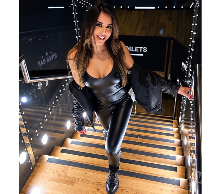 Escort Cork (County) Cork - Photos for TS SEXY JENNIE B HOT & HORNY FOR YOU