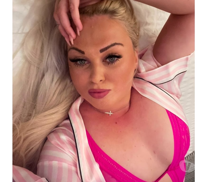 Escort Dublin (County) Dublin-8 - Photos for ELLE 💋 Bubbly, Cheeky and full of CZECH charm