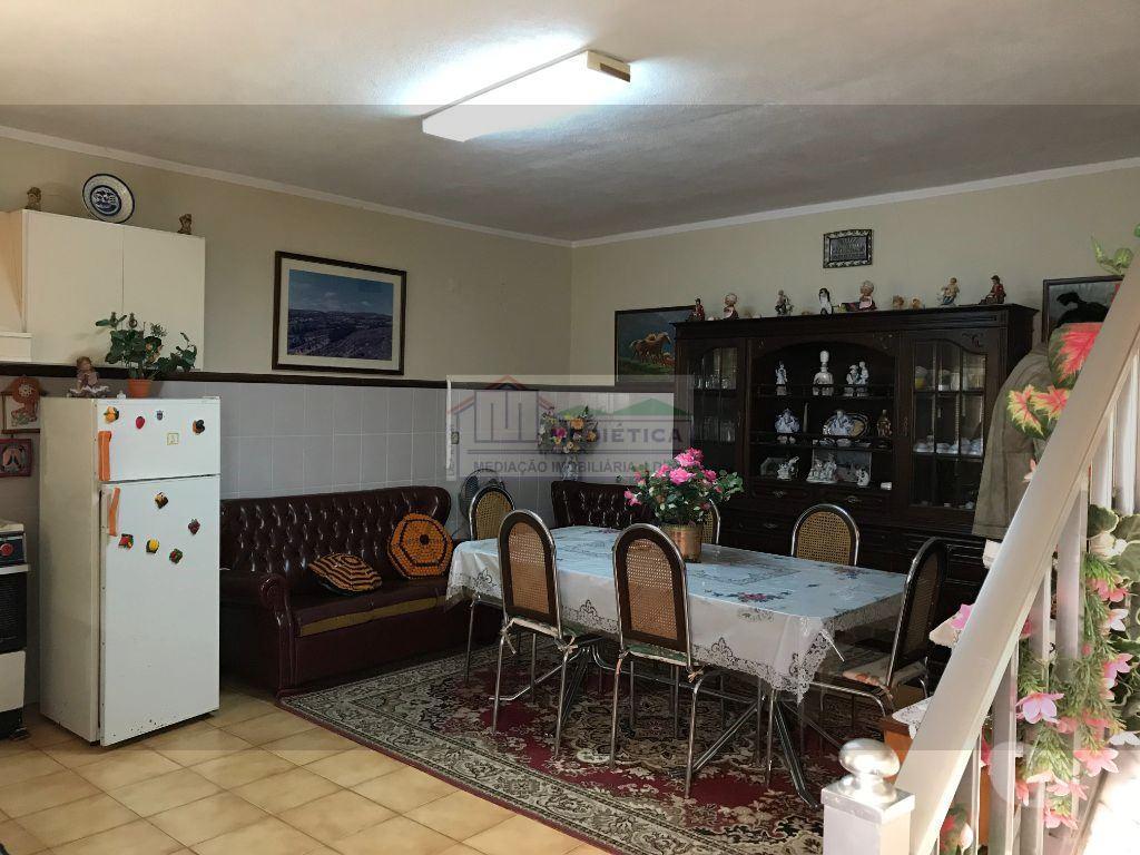 Apartamentos a venda Alfândega da Fé - Fotos para Moradia T2, completamente MOBILADA e REMODELADA próxima dos
