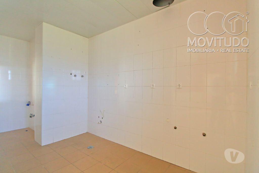 Comprar Loja Benavente - Fotos para Loja em Samora Correia junto à escola.