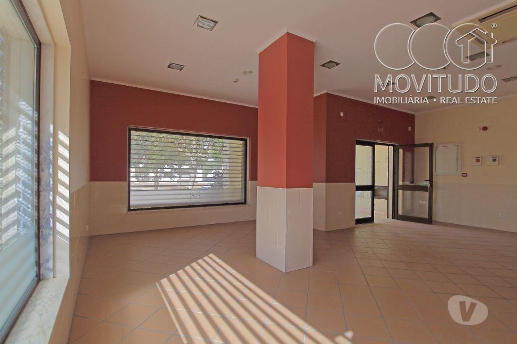 Comprar Loja Benavente - Fotos para Loja em Samora Correia junto à escola.