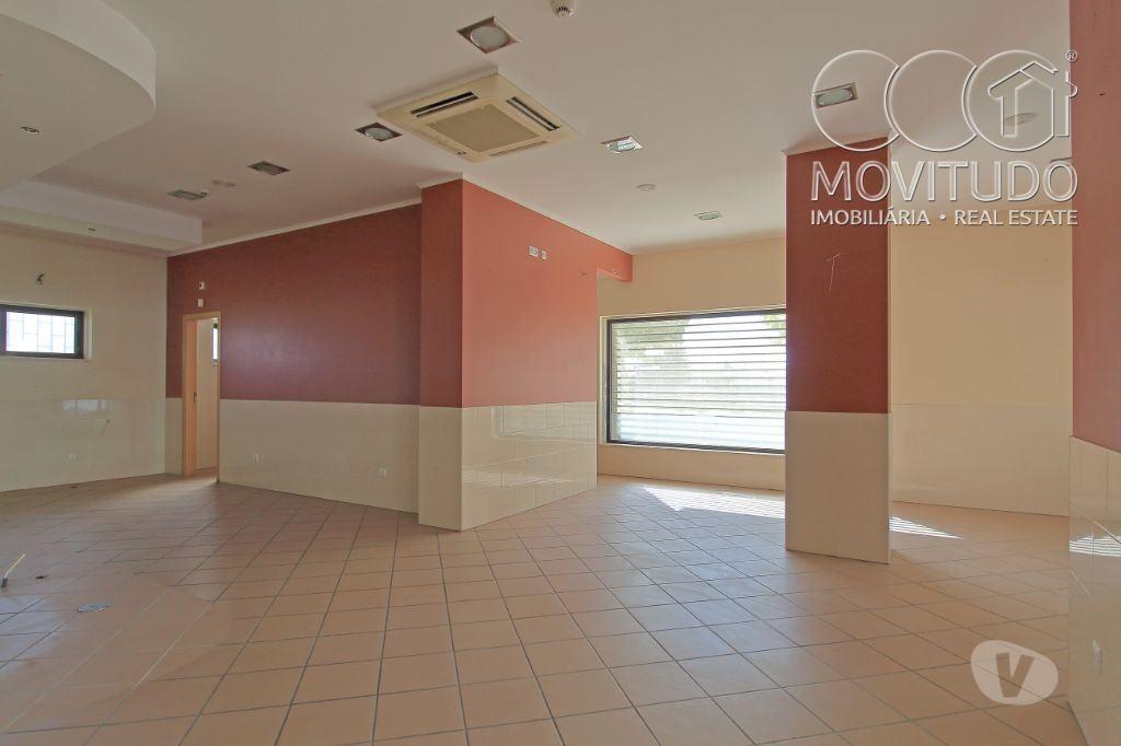 Comprar Loja Benavente - Fotos para Loja em Samora Correia junto à escola.
