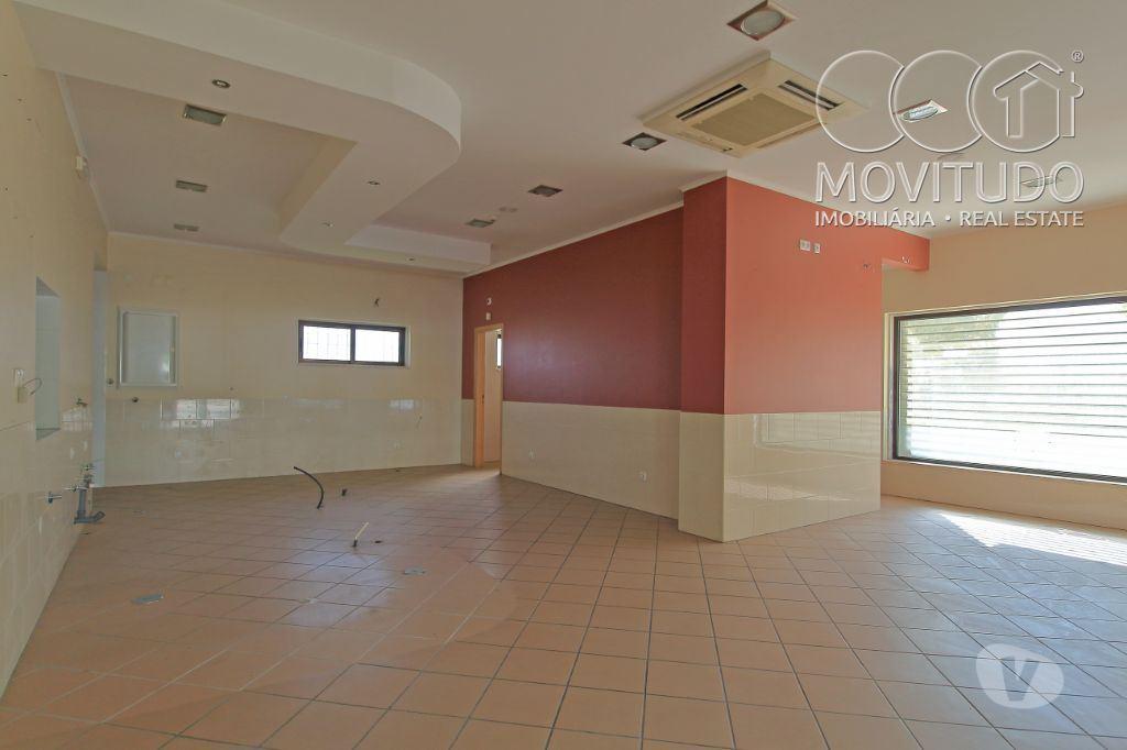 Comprar Loja Benavente - Fotos para Loja em Samora Correia junto à escola.