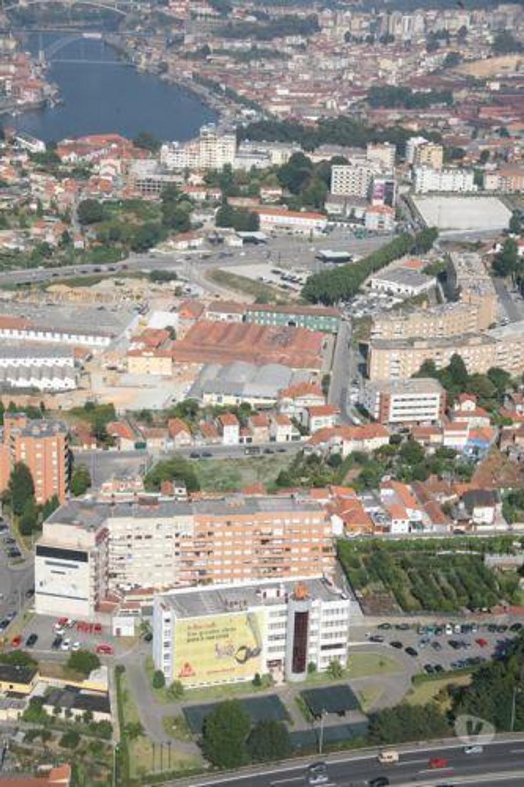 Aluguer Loja Vila Nova de Gaia - Fotos para Escritórios no Edifício Sika em Vila Nova de Gaia