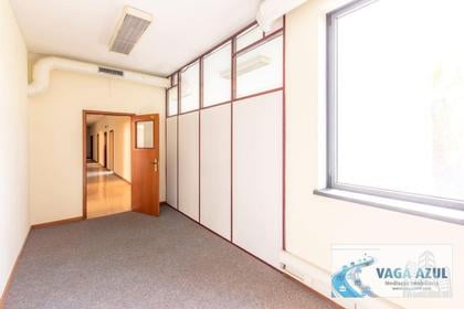 Alugar Sala Comercial - Fotos para Escritórios no Edifício Sika em Vila Nova de Gaia