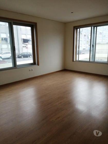 Aluguer Sala Comercial - Fotos para Escritório ao Padrão da Légua -investimento