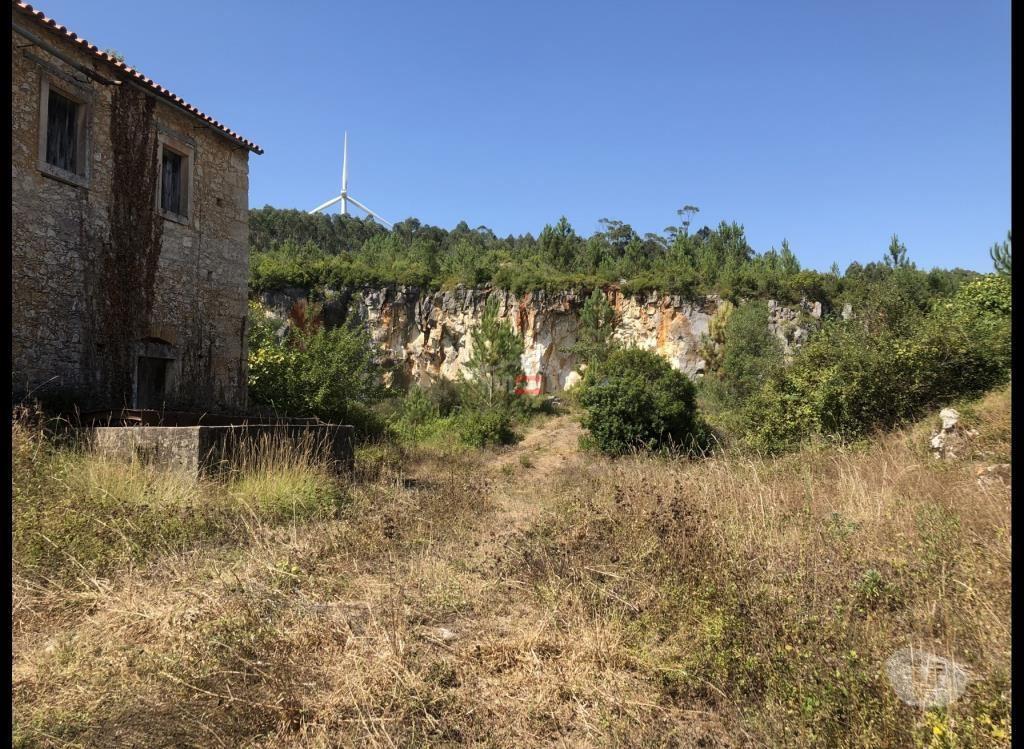 Terrenos Batalha - Fotos para Batalha-Terreno com ruinas (T-14518093)