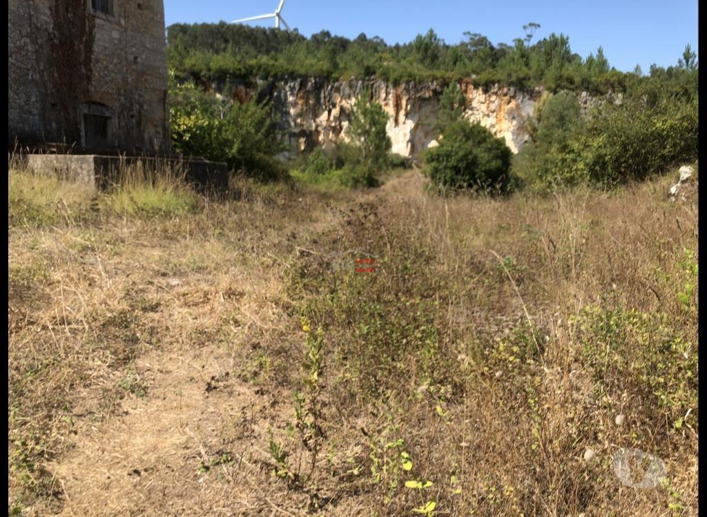 Terrenos Batalha - Fotos para Batalha-Terreno com ruinas (T-14518093)