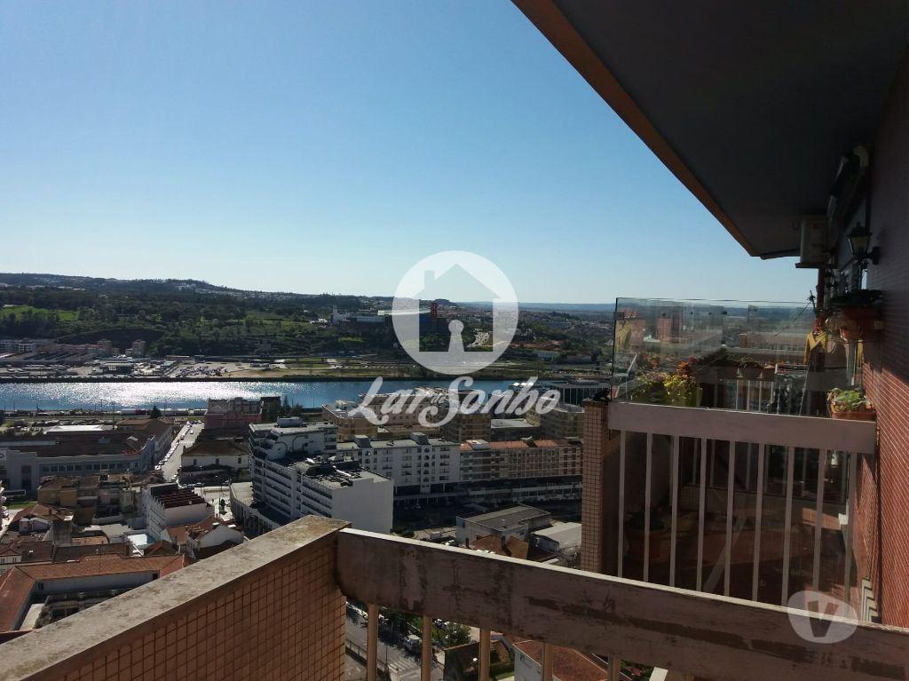Apartamentos a venda Coimbra - Fotos para Coimbra-Apartamento T5 Duplex (244-A-00174)