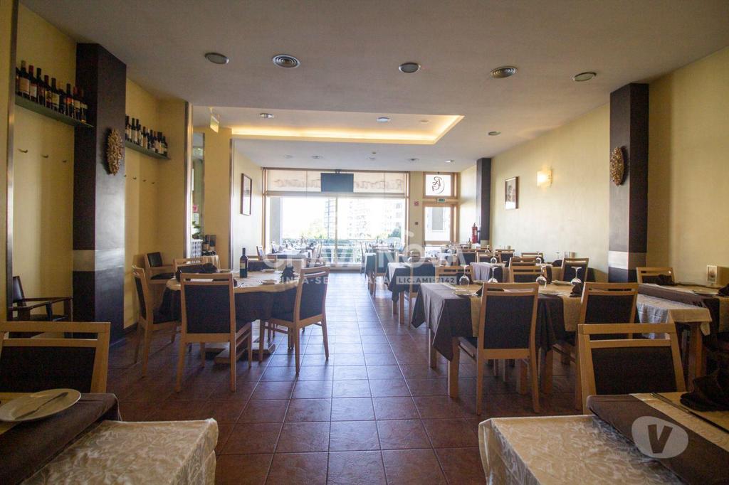 Comprar Loja Vila Nova de Gaia - Fotos para Excelente Negócio, Restaurante Italiano em Pleno...