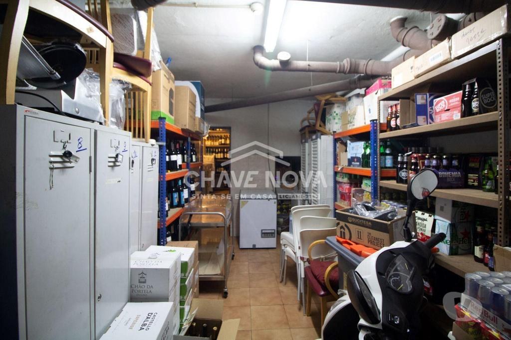 Comprar Loja Vila Nova de Gaia - Fotos para Excelente Negócio, Restaurante Italiano em Pleno...