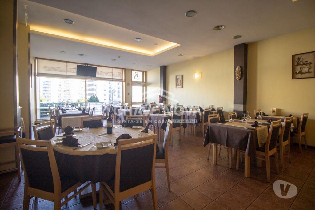 Comprar Loja Vila Nova de Gaia - Fotos para Excelente Negócio, Restaurante Italiano em Pleno...