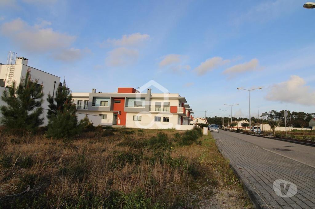 Terrenos Marinha Grande - Fotos para Lote terreno individual em zona de referência! (235 T 01169)