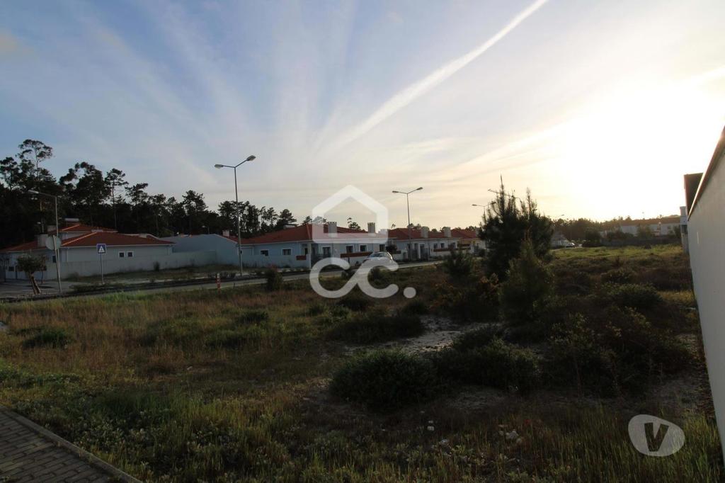 Terrenos Marinha Grande - Fotos para Lote terreno individual em zona de referência! (235 T 01169)